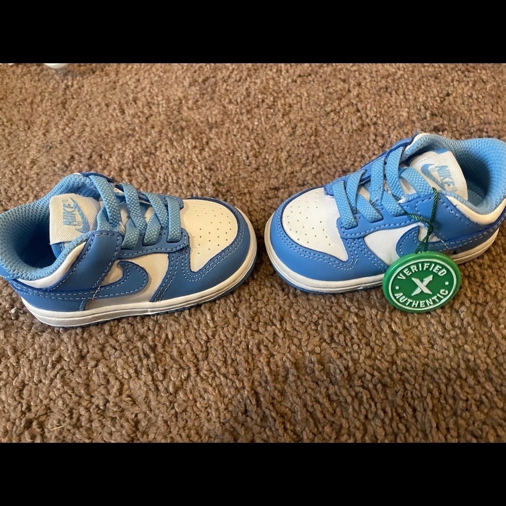 Nike Dunk low size 4c Verified!!!